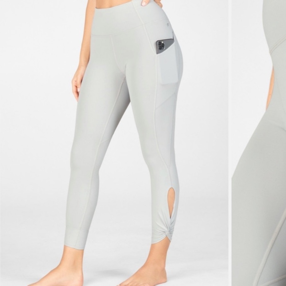 Fabletics PureLux Oasis High-Waisted Twist 7/8 Legging in Artic Grey size S